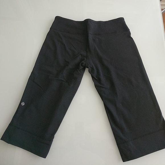 Luluemon Black Womens Capri-Size 6 - Picture 5 of 5